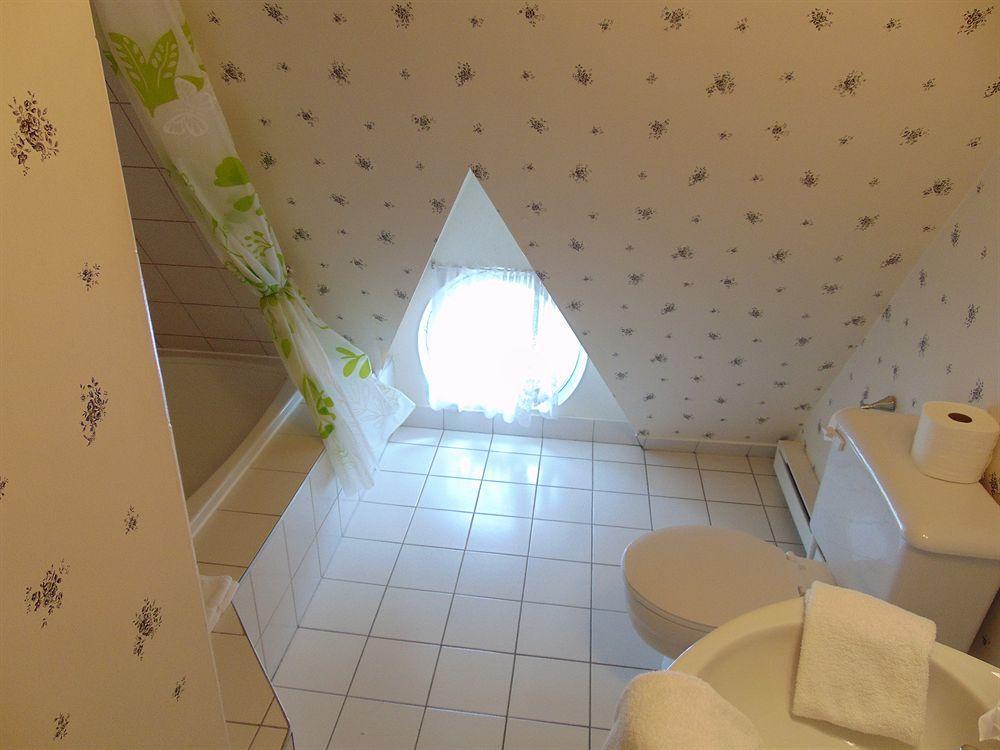 Hotel Chateau Des Tourelles 3*