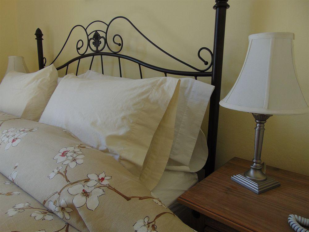 Hotel Chateau Des Tourelles 3*