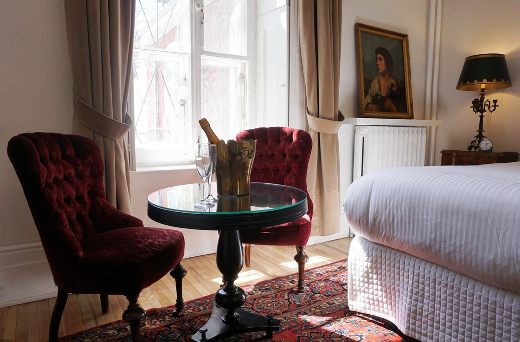 Marie-rollet Hotel