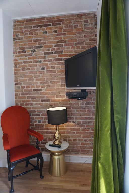 Marie-rollet Hotel