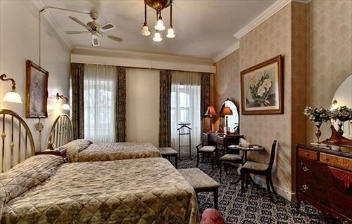 Hotel Marie-rollet 3*