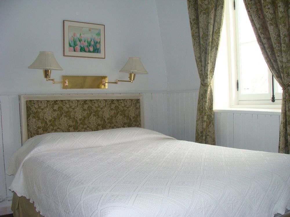 Au Petit Hotel Quebec City