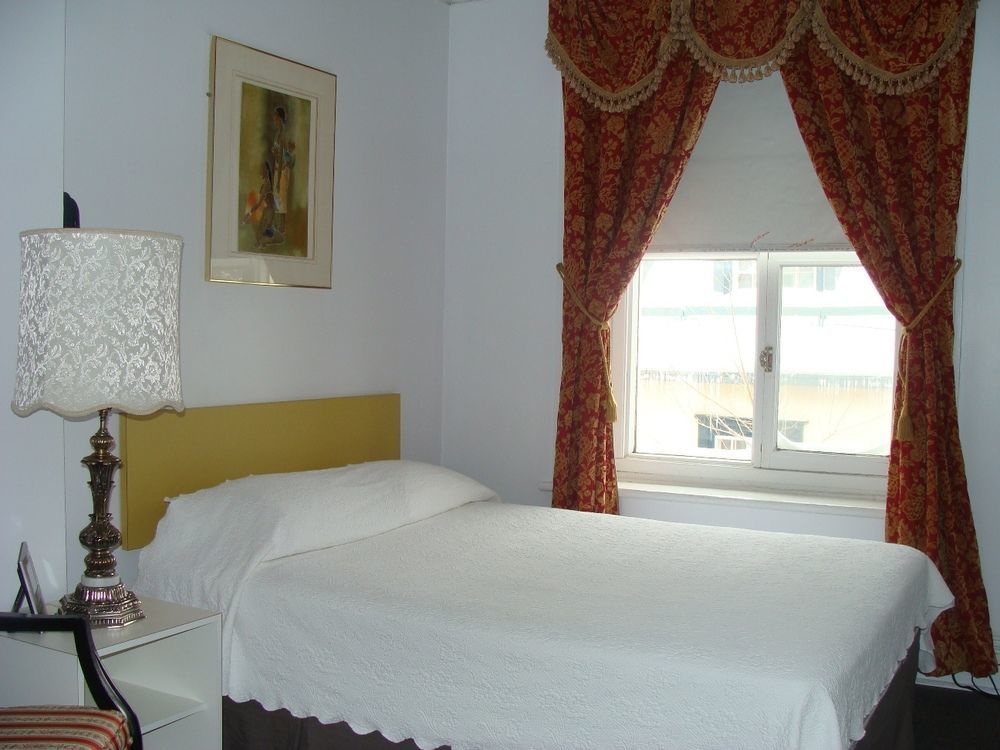 Au Petit Hotel