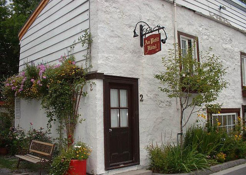 Hotel Au Petit Quebec City