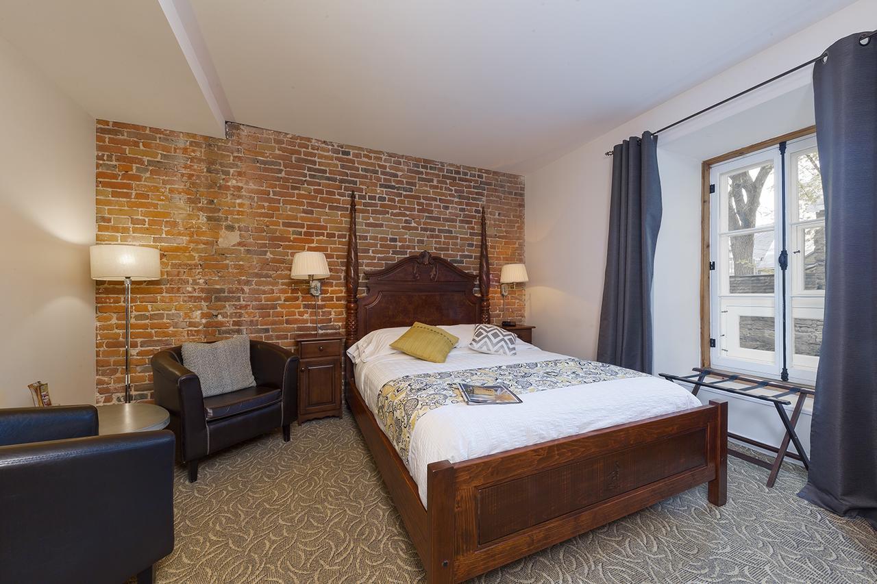 Le Coureur Des Bois Bed & Breakfast Quebec City