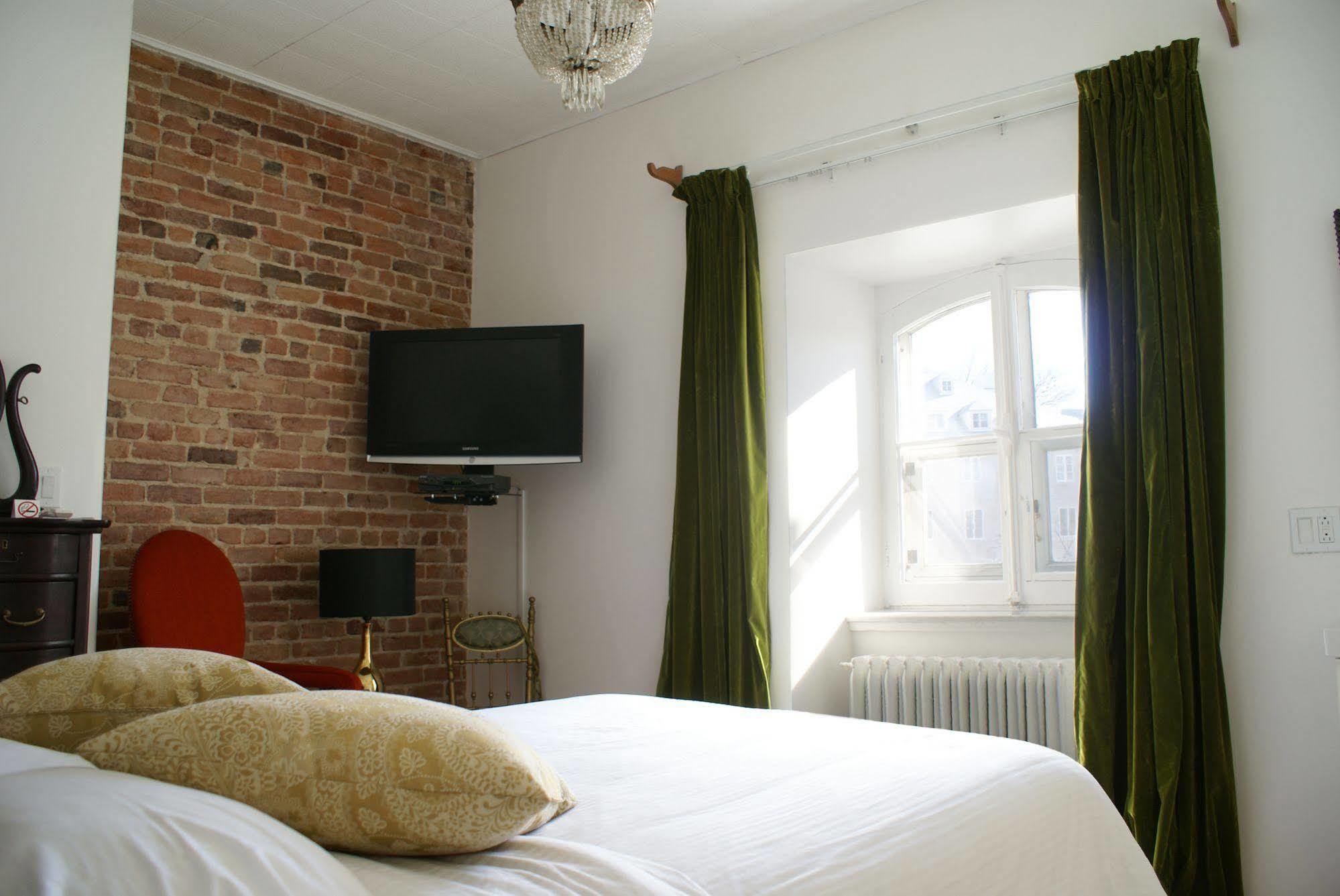 Hotel Marie-rollet 3*