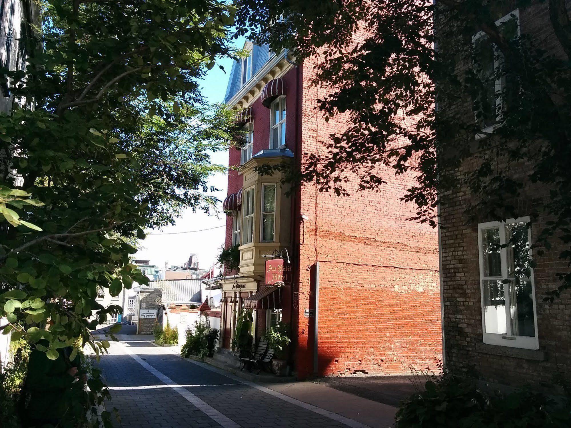 Hotel Au Petit Quebec City
