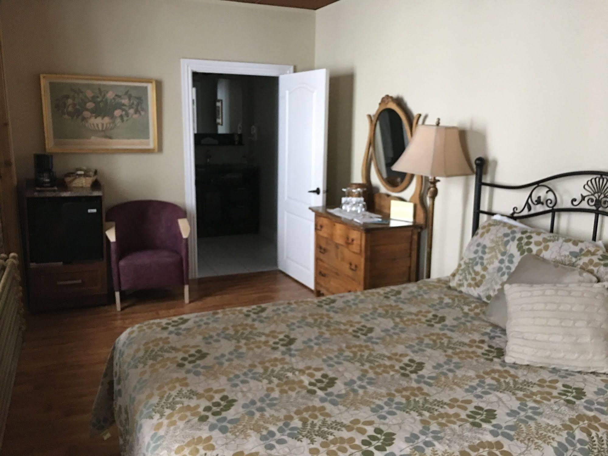 Hotel Manoir Sur Le Cap Quebec City