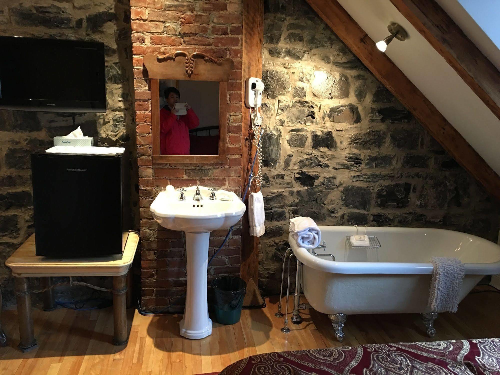 Hotel Manoir Sur Le Cap Quebec City