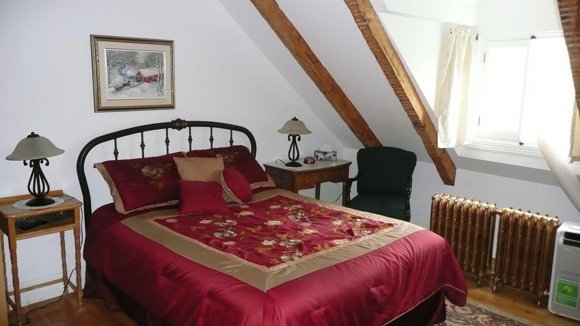 Hotel Manoir Sur Le Cap Quebec City