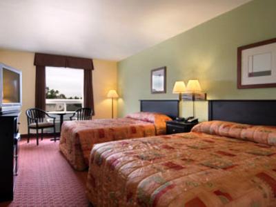 Super 8 By Wyndham Hotel Quebec City