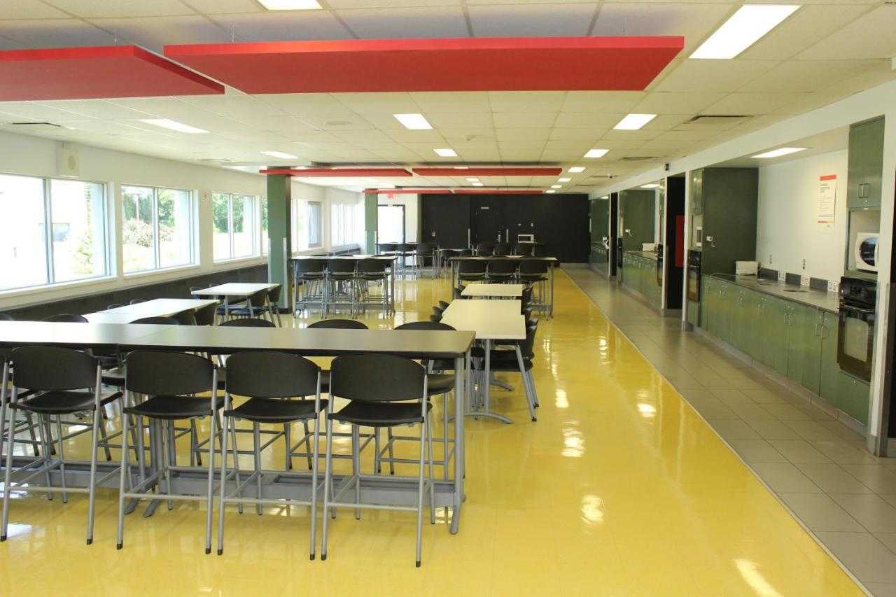 Hostel Residences Universite Laval *