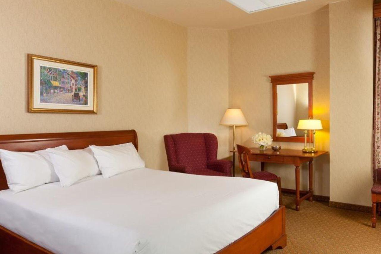 Hotel Chateau Laurier Quebec City