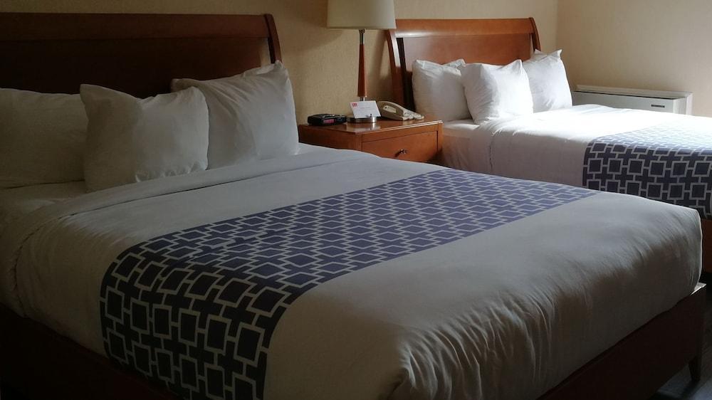 Hotel Econo Airport Quebec City