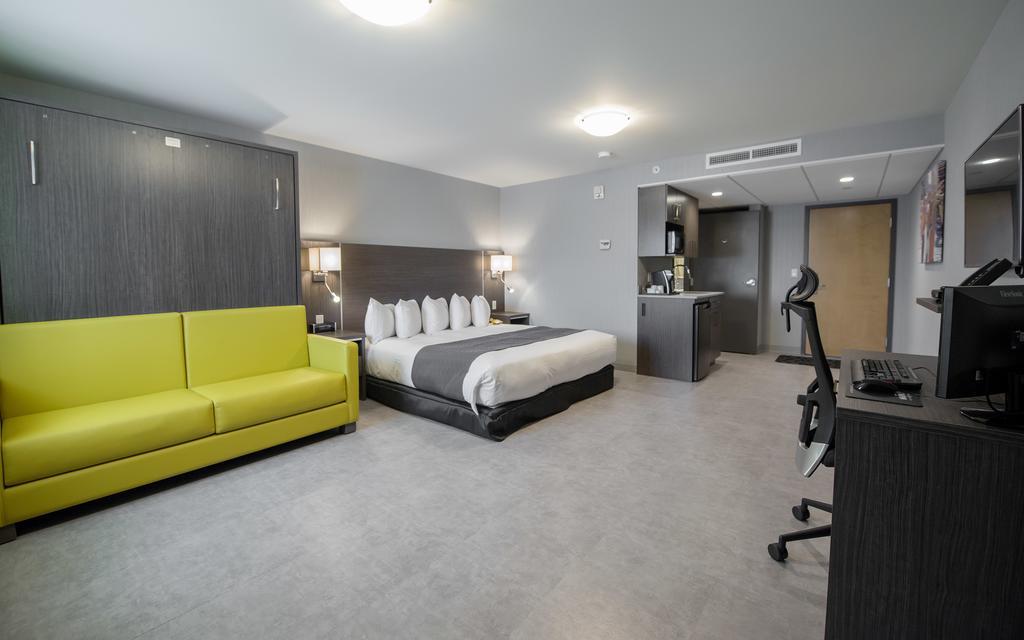 Hotel & Le Dauphin Quebec City