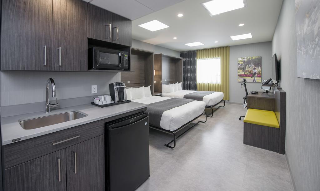 Hotel & Le Dauphin Quebec City