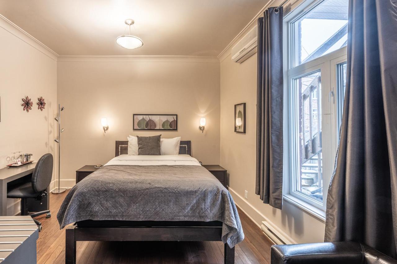 Hotel Petit - Cafe Krieghoff Quebec City