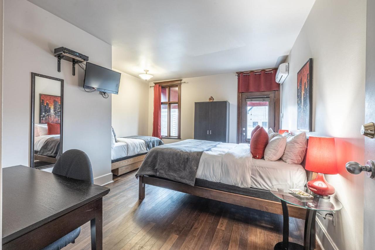 Petit - Cafe Krieghoff Hotel
