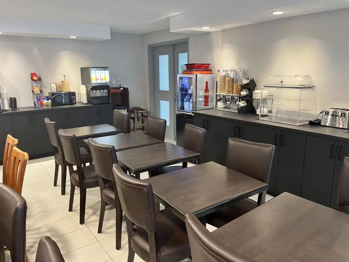 Econo Airport Hotel Quebec City