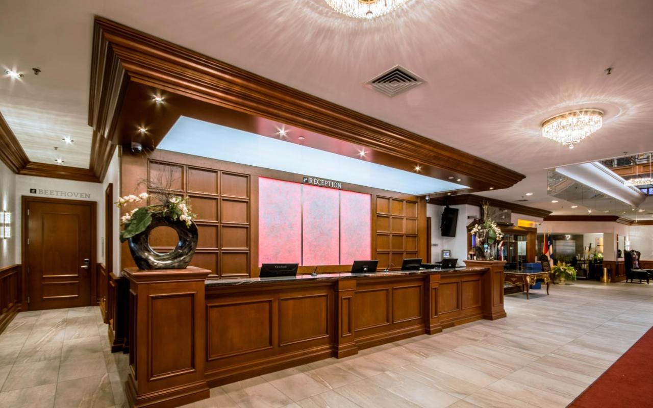 Plaza Hotel 4*