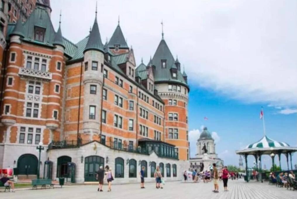Generations Old City/ Parking/ Family Quebec City