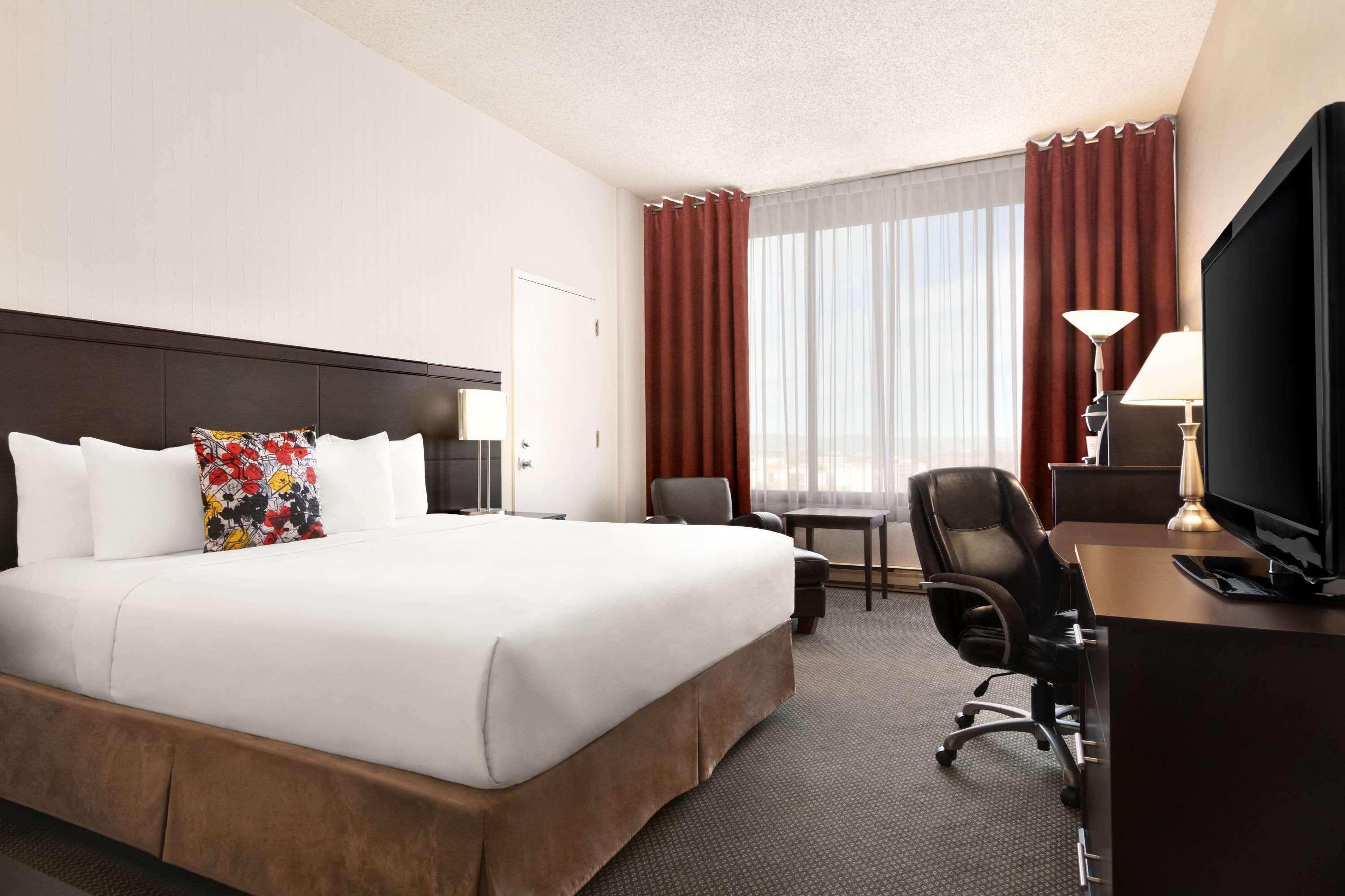 Travelodge By Wyndham & Convention Centre 3*