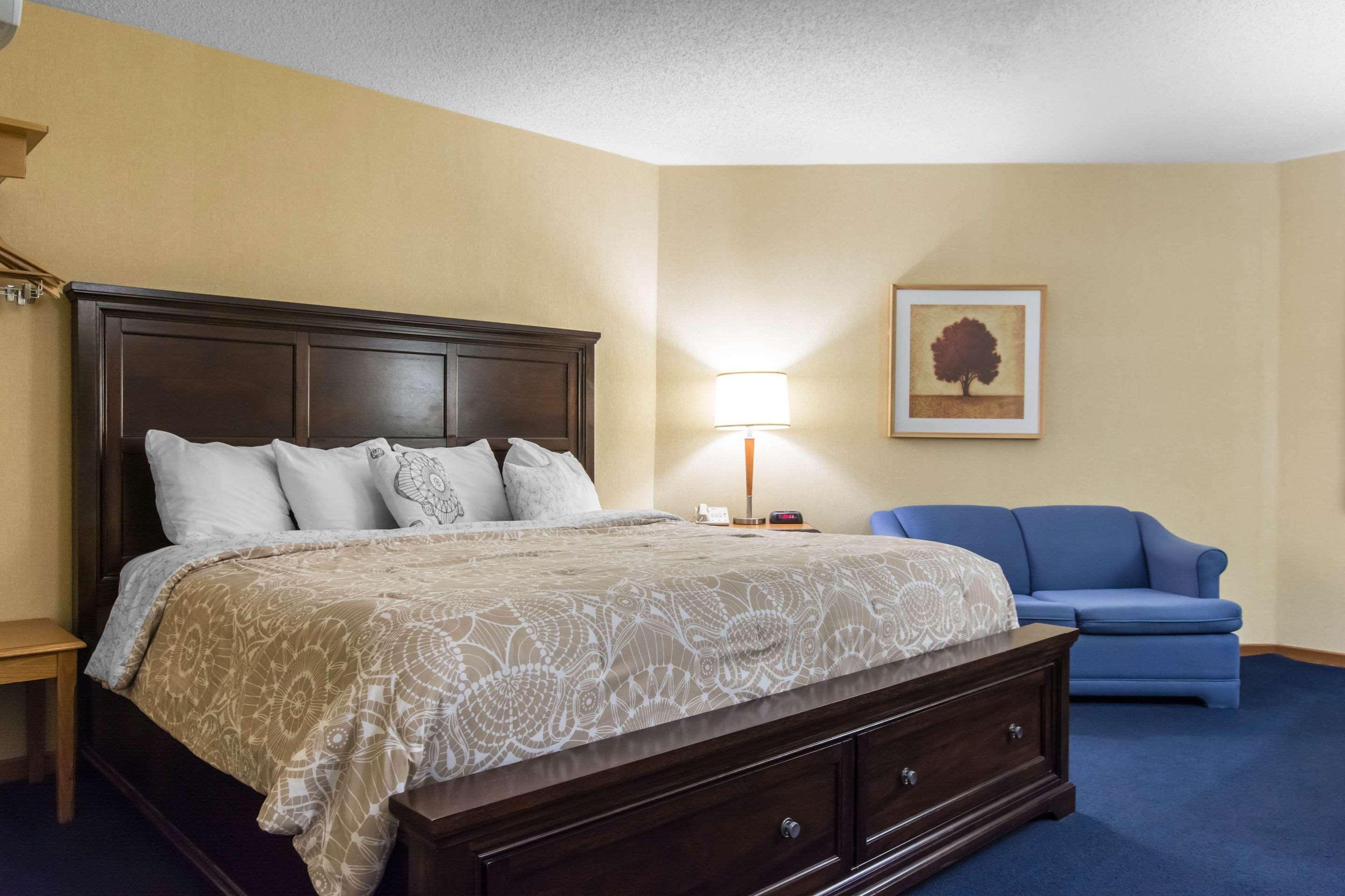 Hotel Econo Airport Quebec City