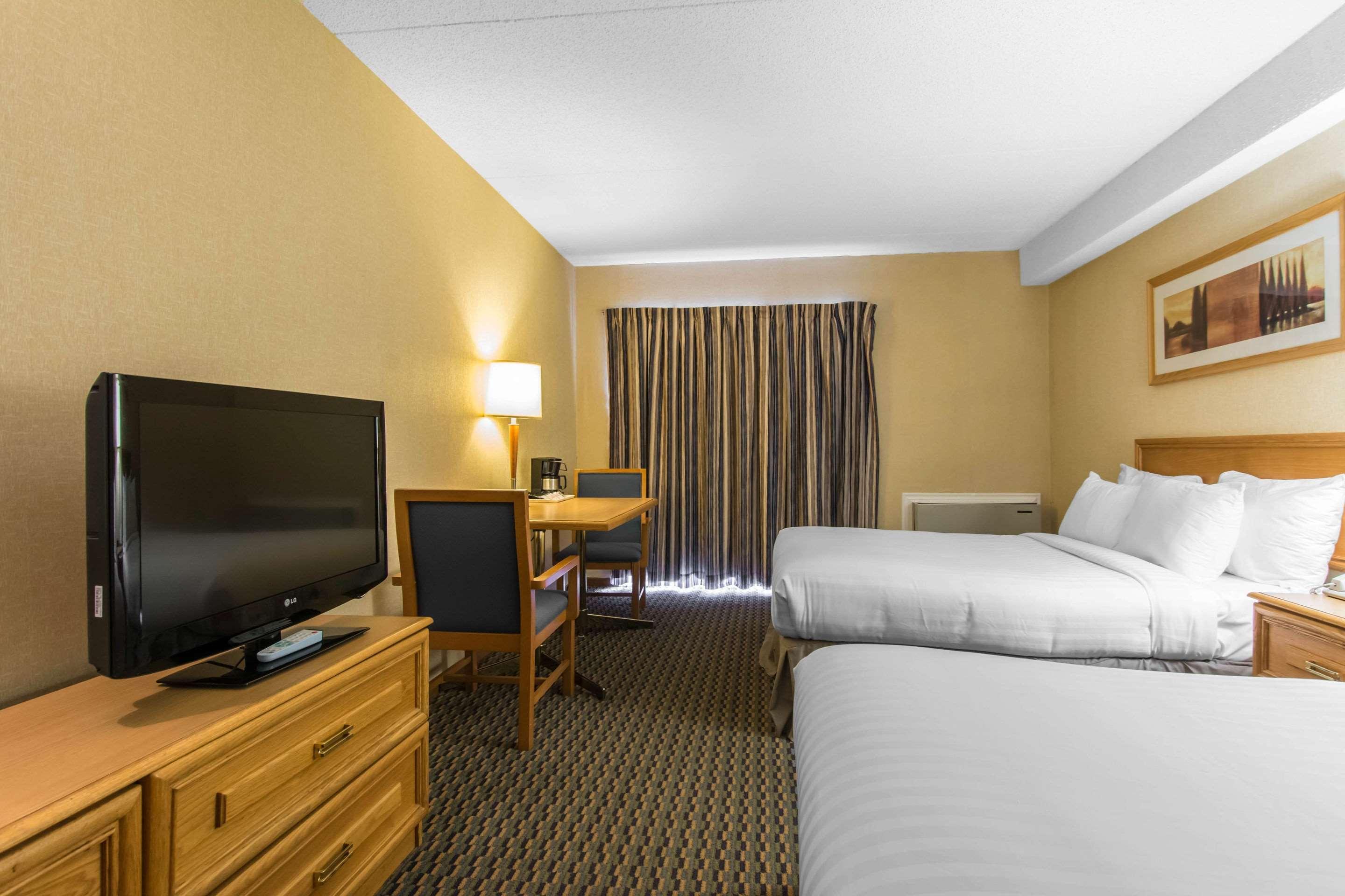 Hotel Econo Airport