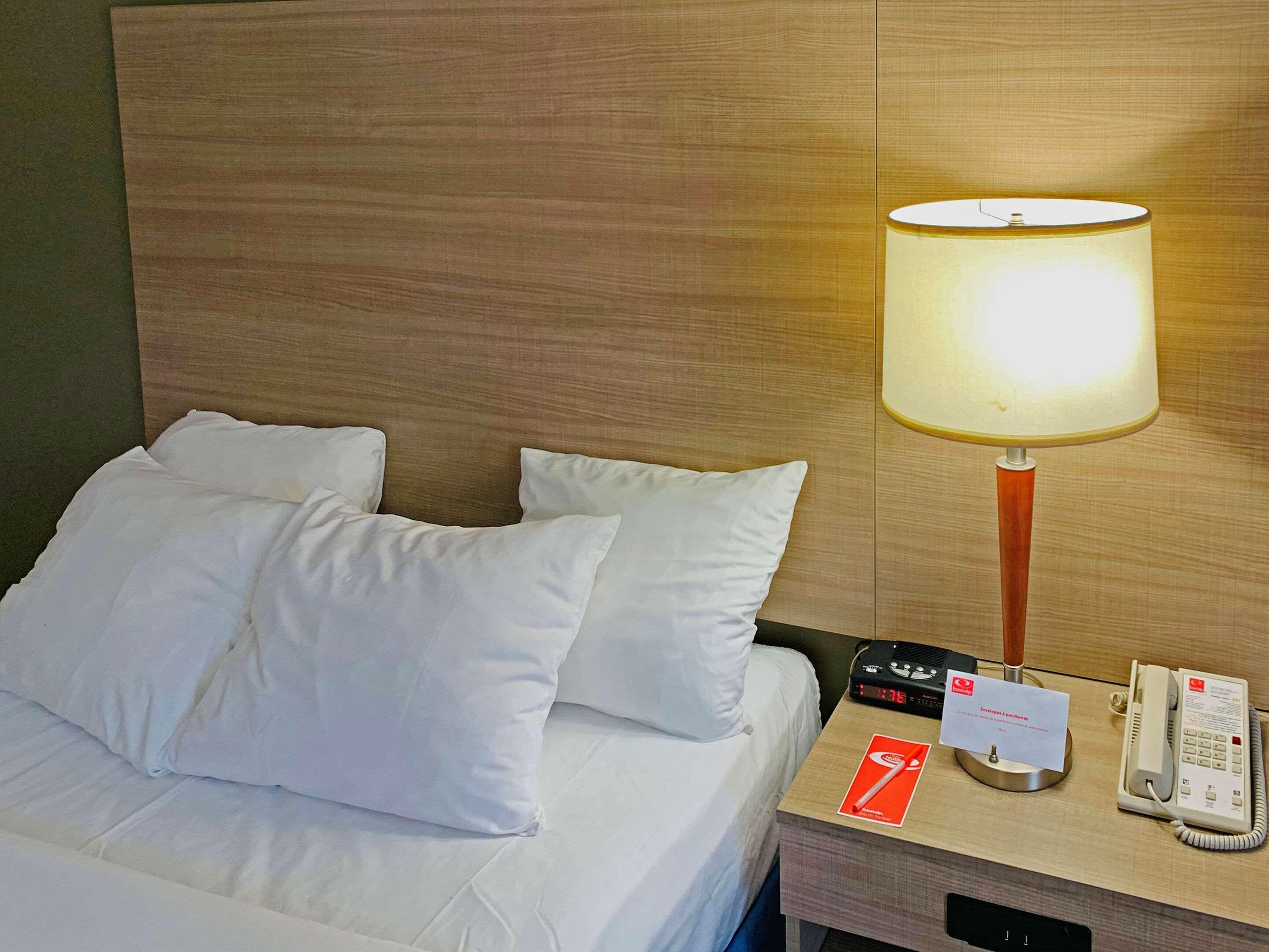 Econo Airport Hotel Quebec City