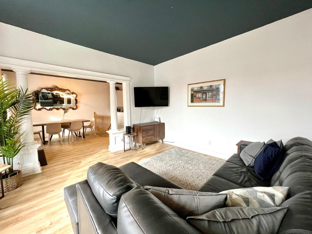Les 300s 3e Avenue Apartment