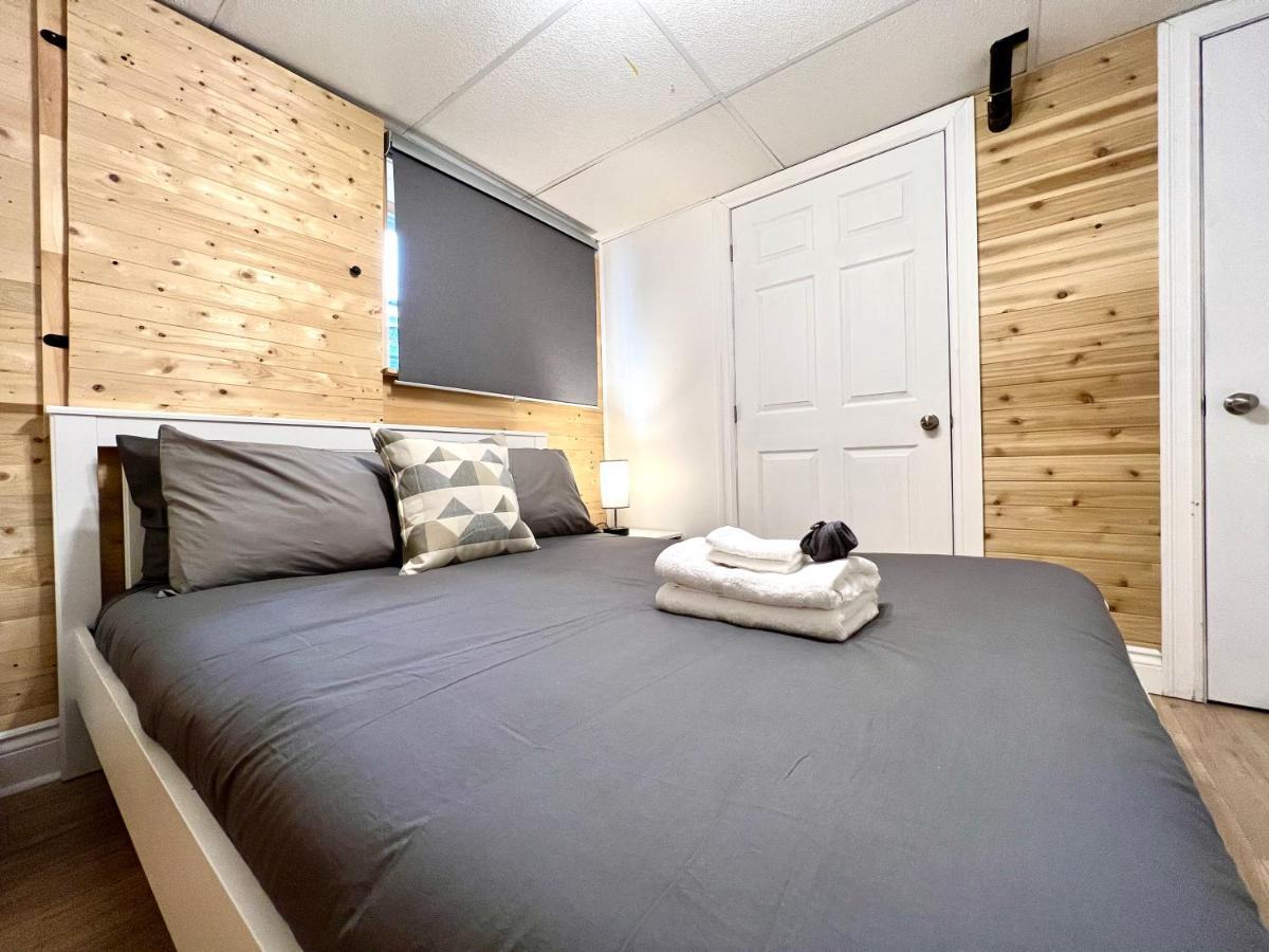Les 300s 3e Avenue Apartment *