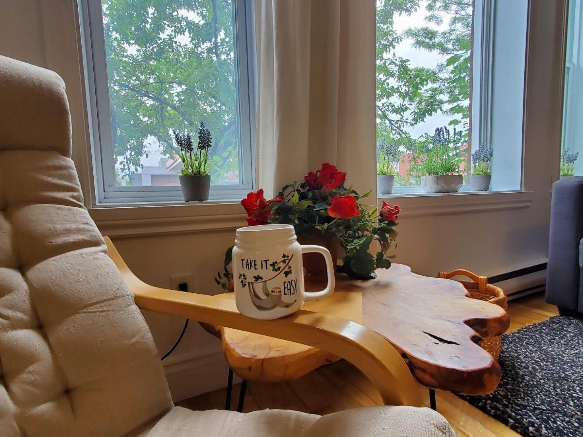 Les 300s 3e Avenue Apartment