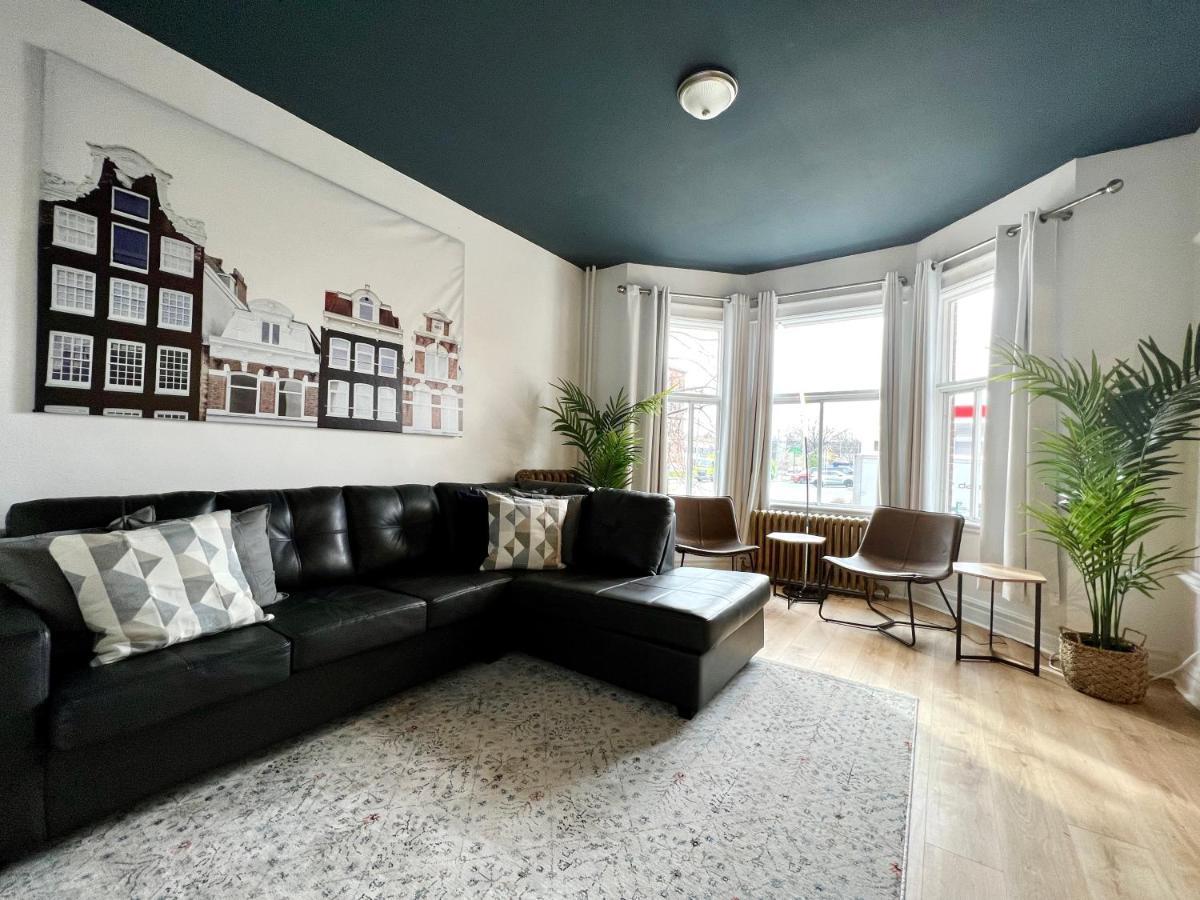 Les 300s 3e Avenue Apartment