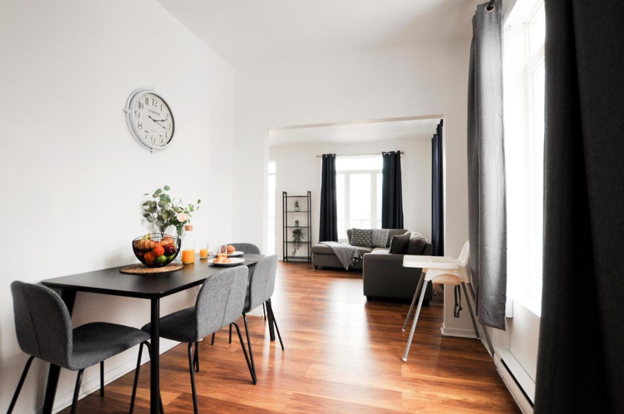 The 1810 - Spacious With Balcony - North Of Apartment