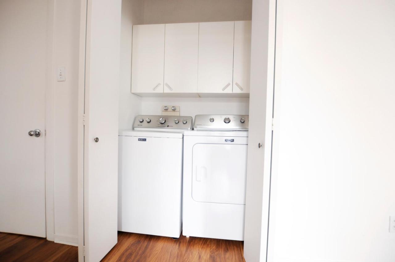 The 1810 - Spacious With Balcony - North Of Apartment
