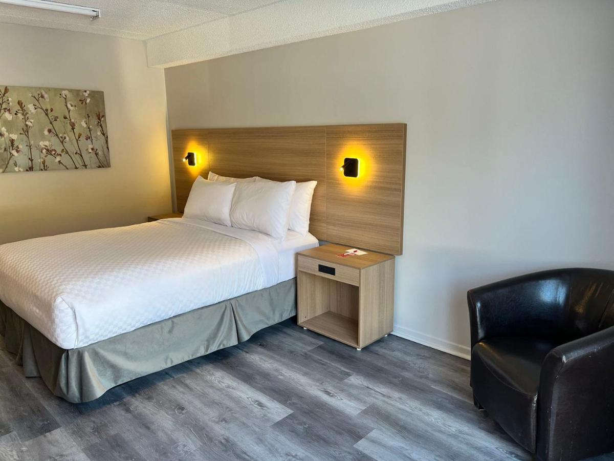 Econo Airport Hotel
