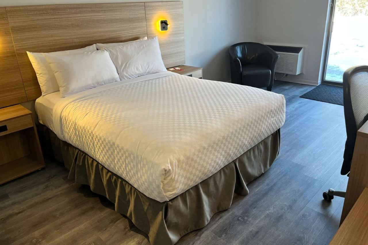 Hotel Econo Airport