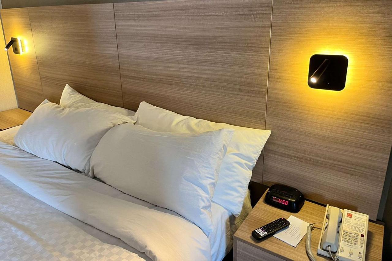 Econo Airport Hotel Quebec City