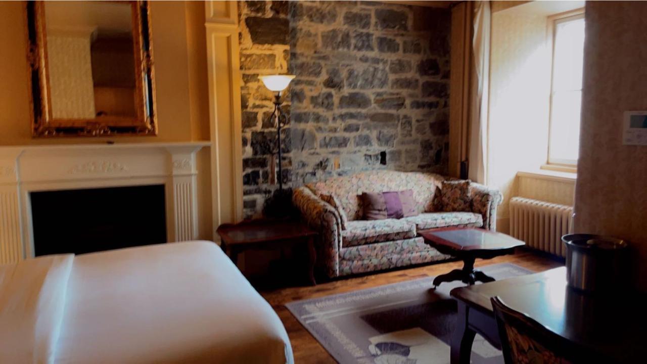 Louisbourg Hotel