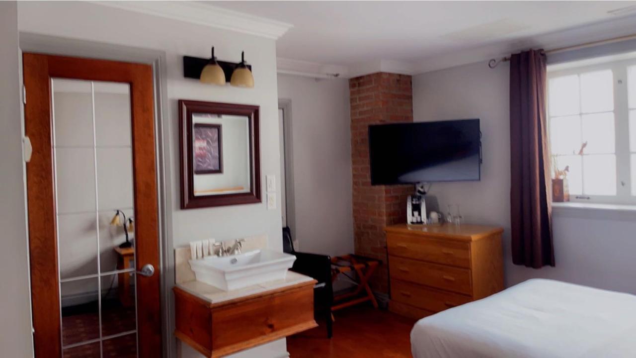 Hotel Louisbourg