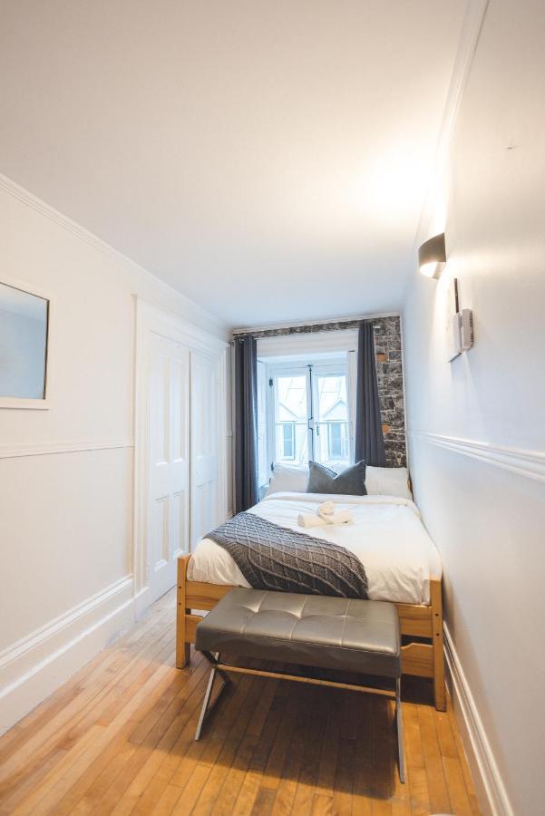 De La Paix Hostel *