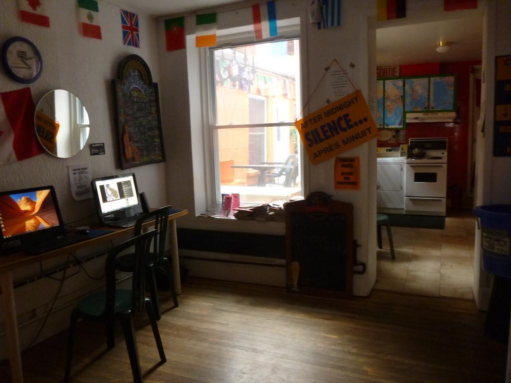 Hostel Jeunesse La Belle Planete Backpackers Quebec City