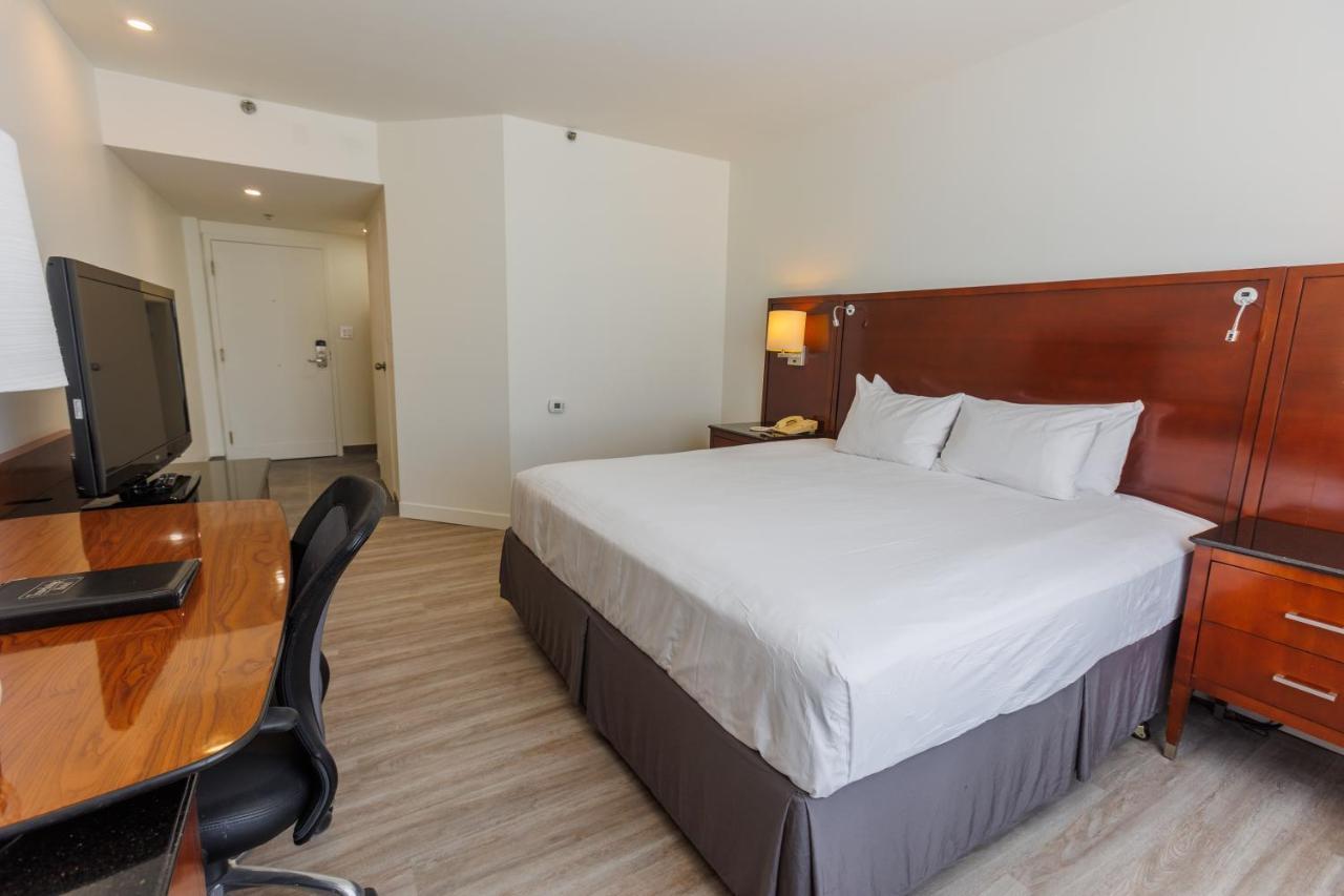 Travelodge By Wyndham & Convention Centre 3*