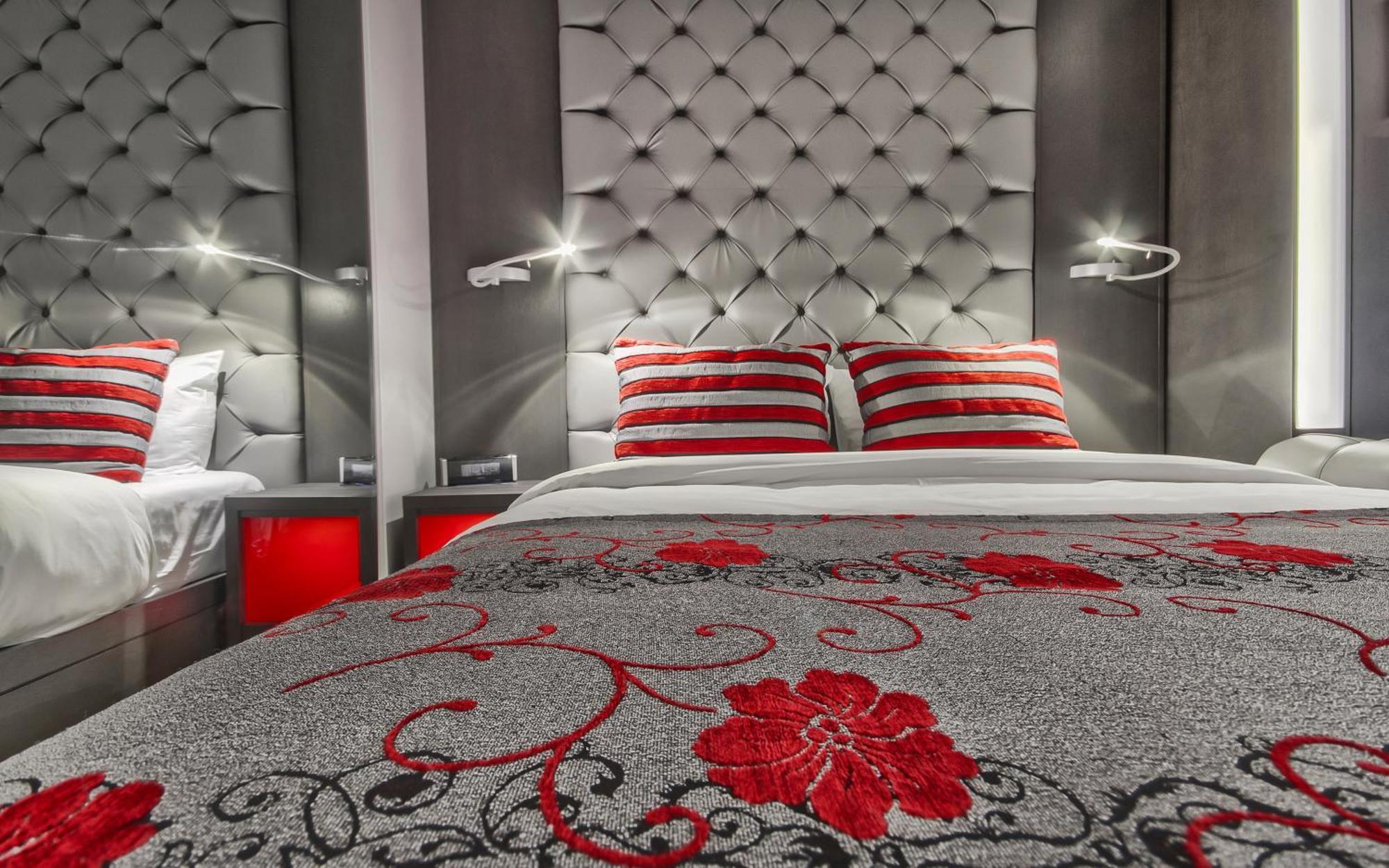Plaza Hotel 4*