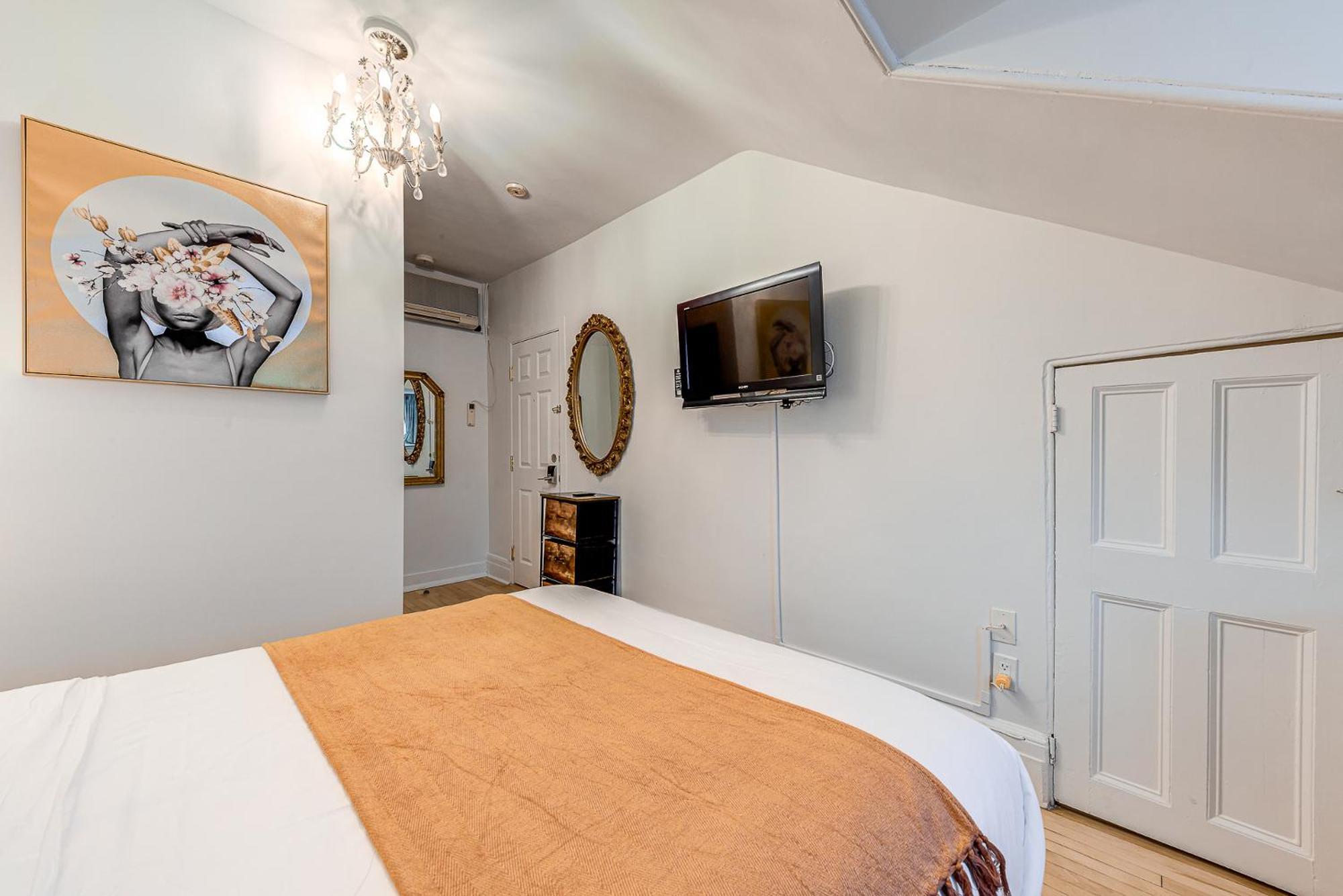 North House - La Chouette Automatise 2* Quebec City