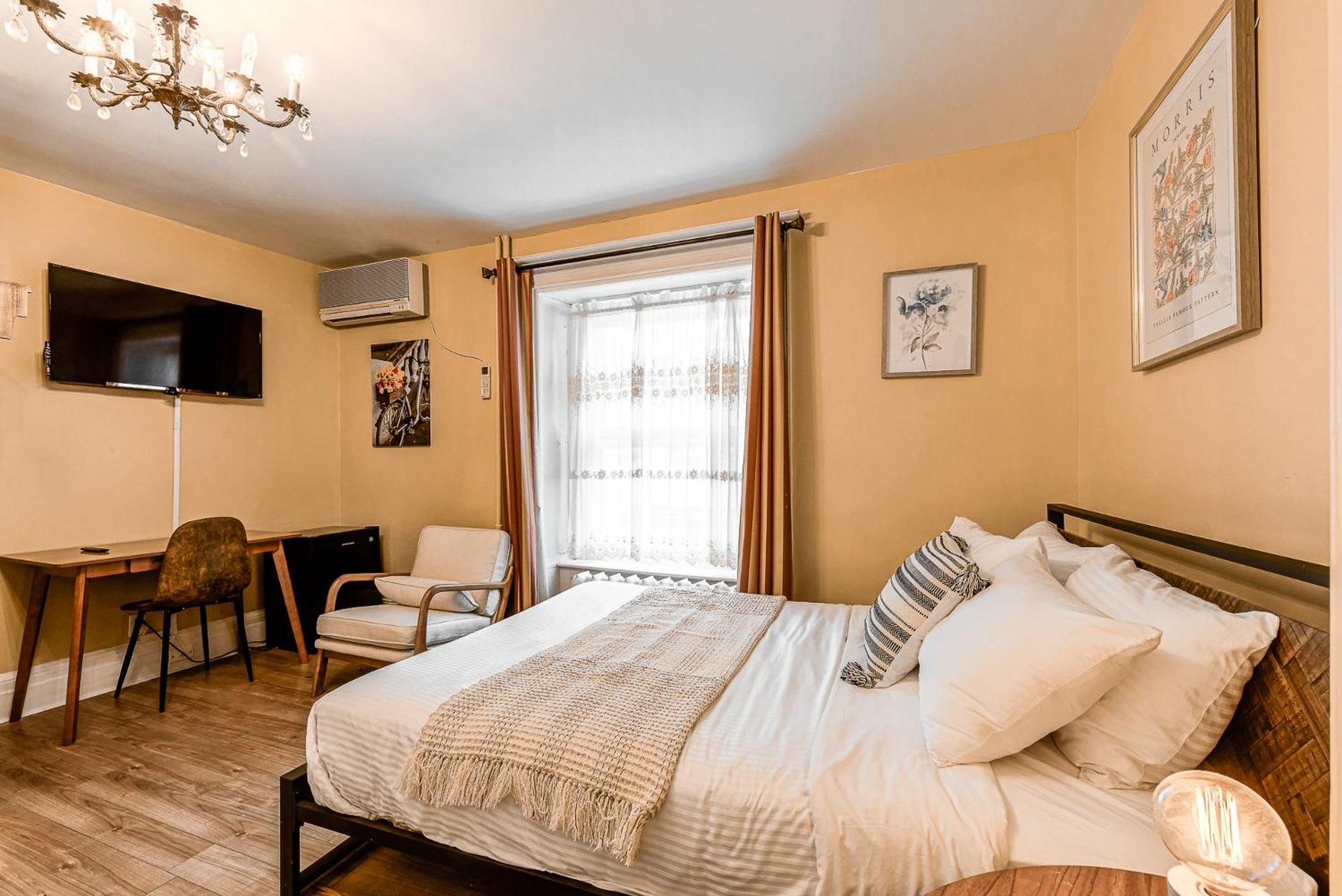 North House - La Chouette Automatise Inn Quebec City