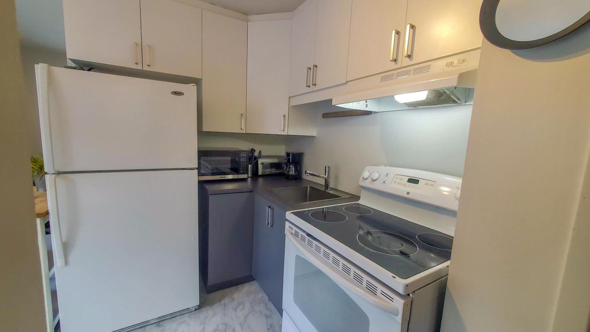 Apartment Les 300s 3e Avenue *