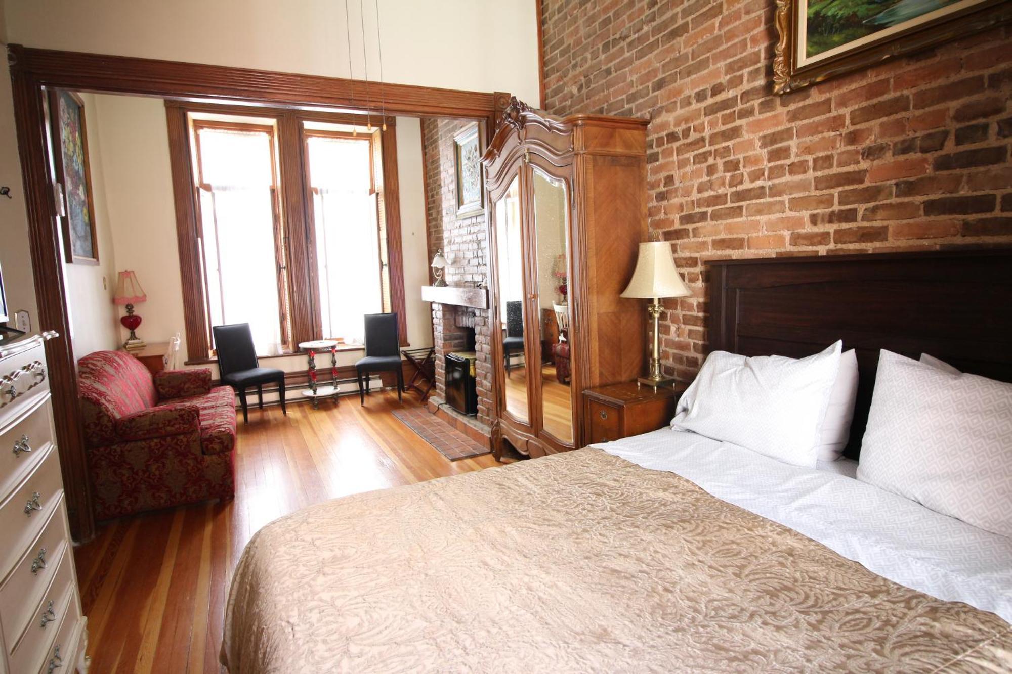 Bed & Breakfast De La Fontaine 3*