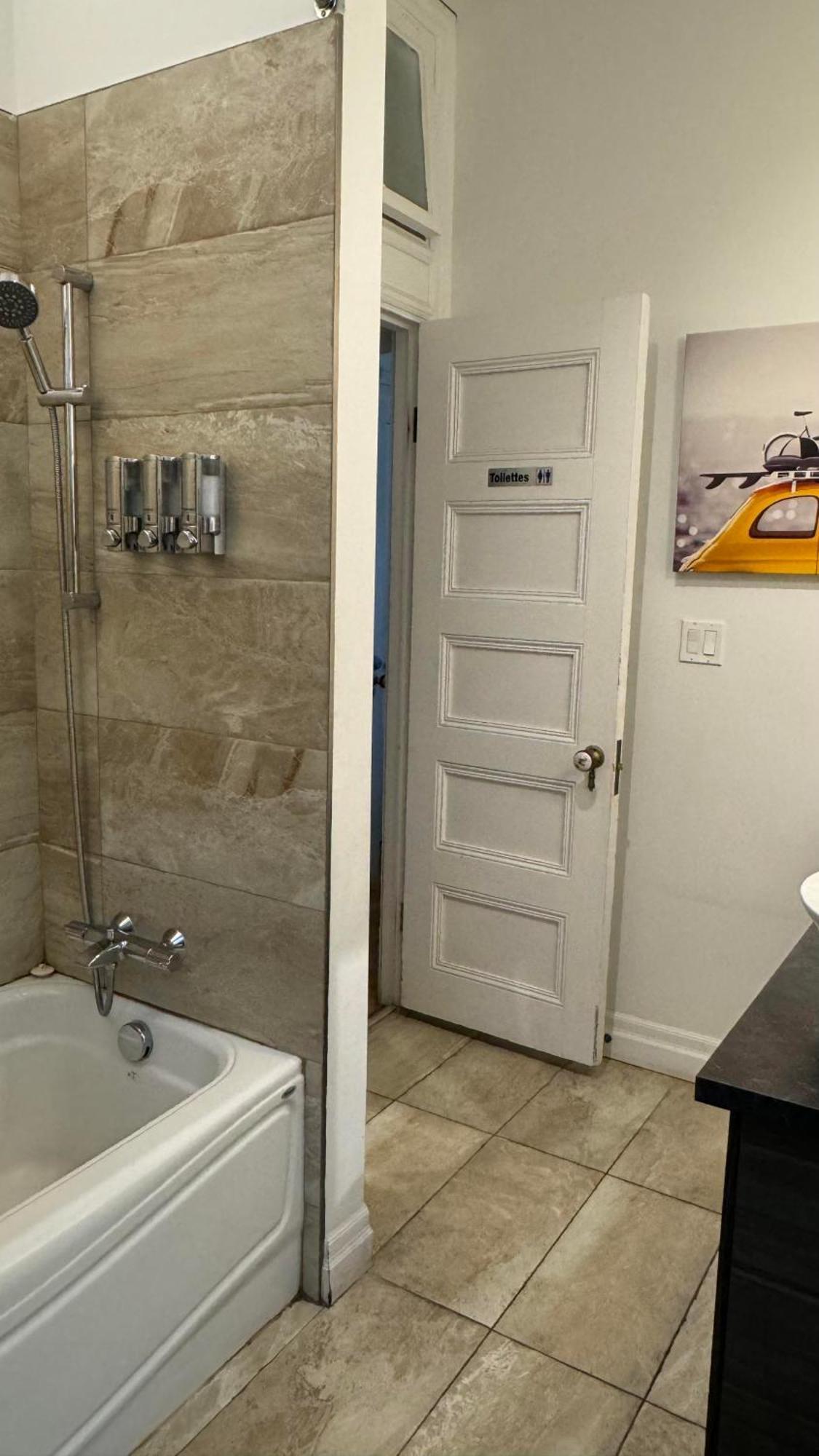 E-hotel Des Grisons 2* Quebec City