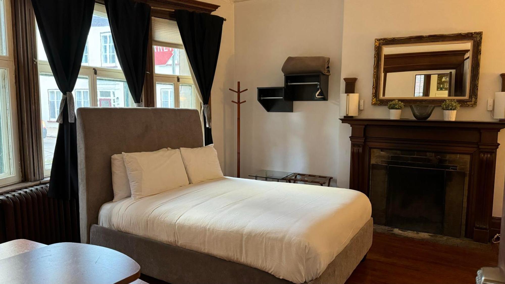 E-hotel Des Grisons Bed & Breakfast 2*